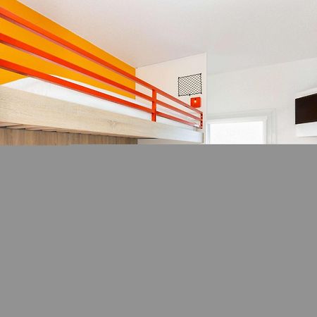 Hotelf1 Frejus Roquebrune Sur Argens Экстерьер фото